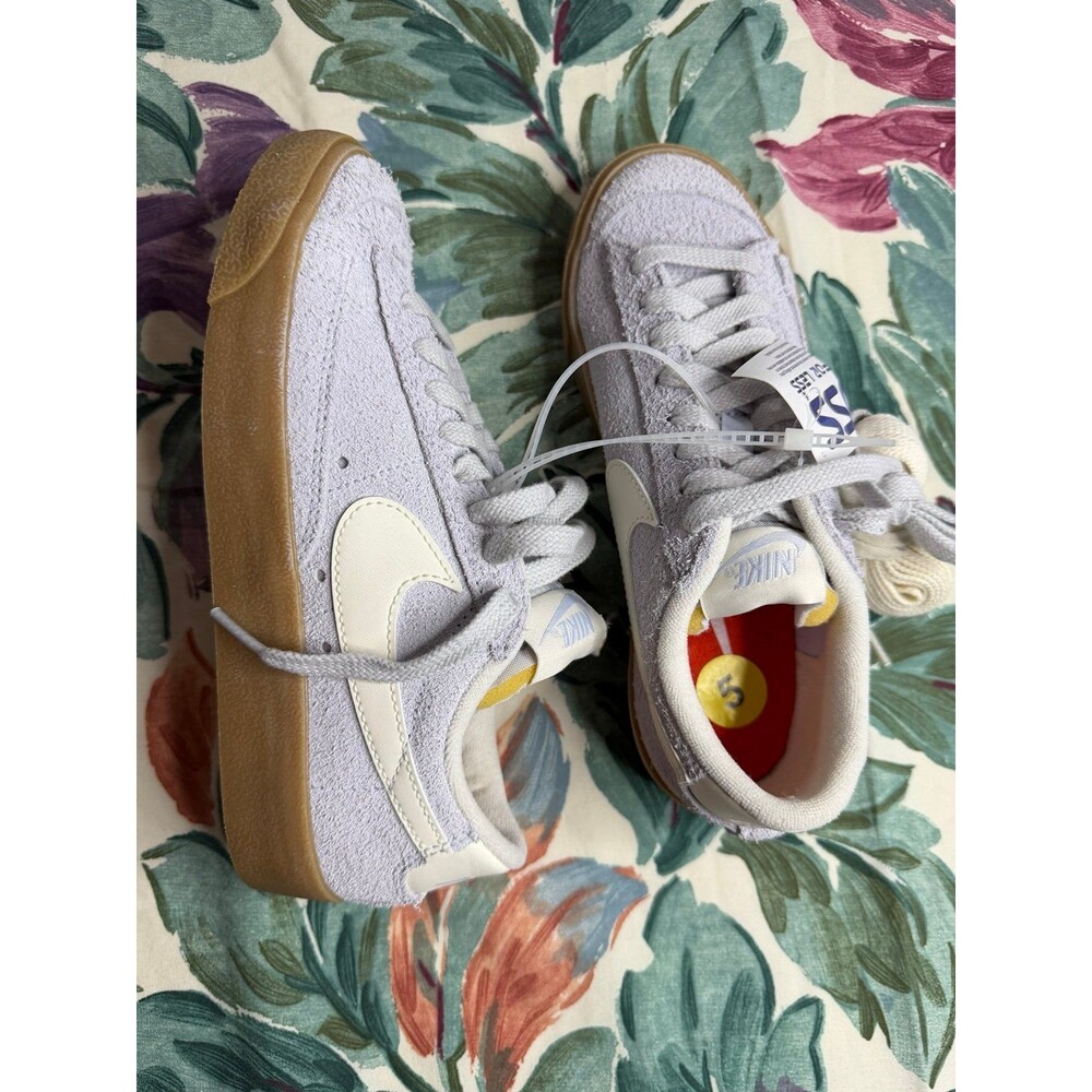 NWT Lilac Suede Nike SB Sneakers